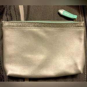 FREE w/$50 purchase || Ipsy makeup bag